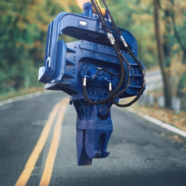 3200 RPM High-Power Pile Driver - Quick Speed & Pile Protection