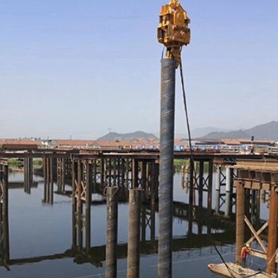 1000RPM High-Frequency Pile Driver - 35t Crawler-Mounted Vibro Hammer For Sheet Concrete Piles