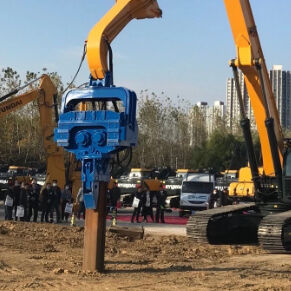 Heavy-Duty Pile Driver With 470Kn Centrifugal Force And 15M Hyundai Hydraulic Hammer