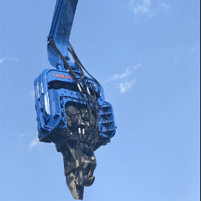 FV-800 Pile Driver With Dual Pump Flow Merging System & High-Flow Merging Valve Unit – 997 KN Force For 75–85t Excavators