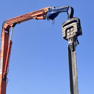 Four Eccentric Pile Driver | High Frequency Vibration Output & Self Lubricating Bearing Low Maintenance For 48–52 Ton Excavators