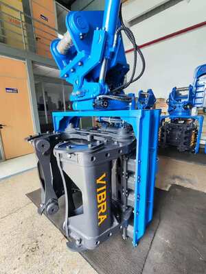 Full 360 Degree Continuous Rotation China Pile Driver | Bidirectional Tilt Driving Head Factory + Low Headroom Design